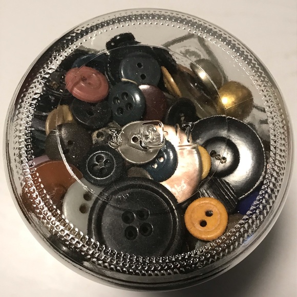 Vintage Smuckers Apothecary Jar & Buttons - Picture 3 of 13